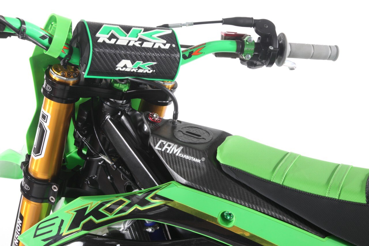 <div class='descrGalleryTitle'>Accessori</div><div class='descrGalleryText'><p>-Serbatoio Karbotank CRM&nbsp;</p>
<p>-Piastre Bud Racing&nbsp;</p>
<p>-Cover sella Bud Racing&nbsp;</p>
<p>-Manubrio Neken</p>
</div>